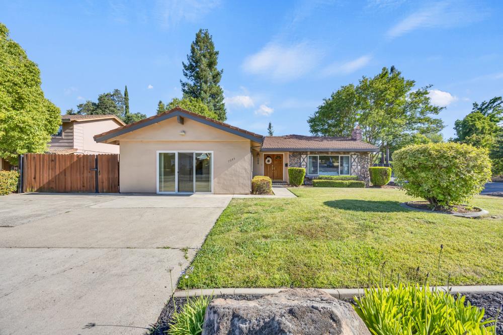 7045 Woodmore Oaks Drive