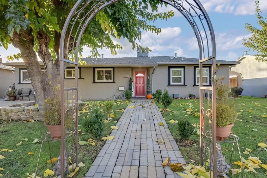 Photo of 1409 Keeney Way, Sacramento, CA 95864 (MLS # 225145764)