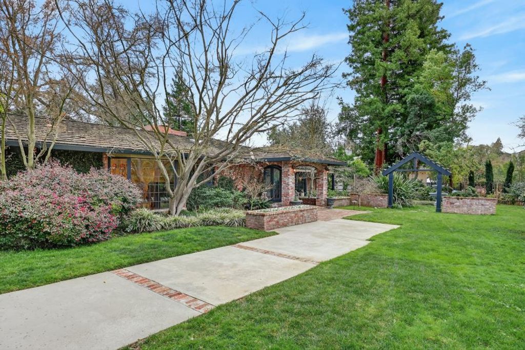 Photo of 3631 Winding Creek Road, Sacramento, CA 95864 (MLS # 226019420)