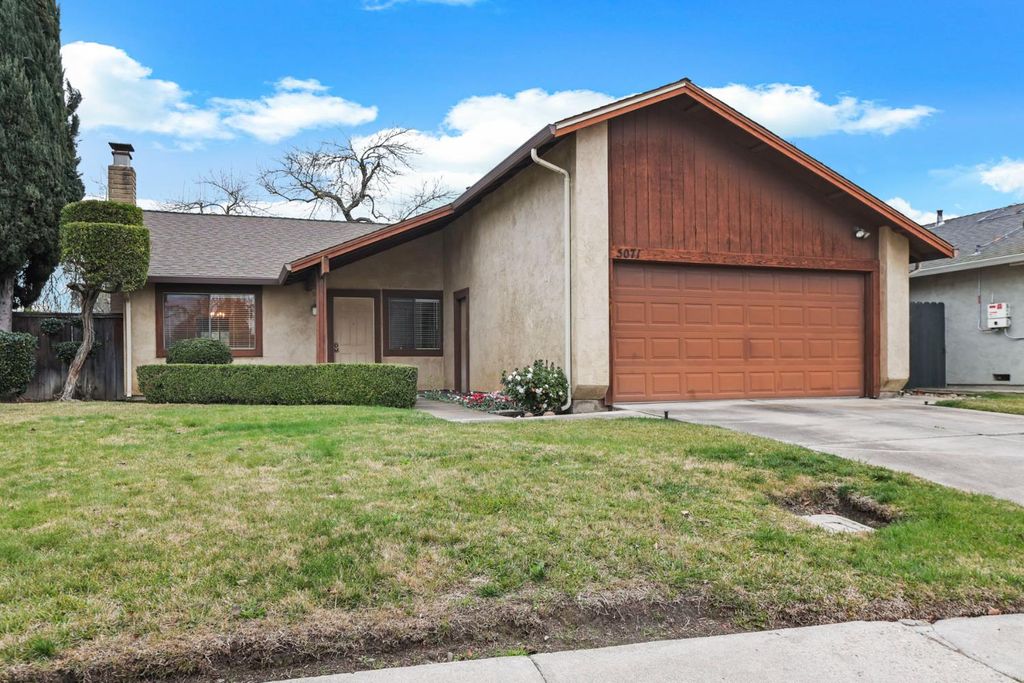 Photo of 5071 Moss Creek Circle, Stockton, CA 95219 (MLS # 226007613)