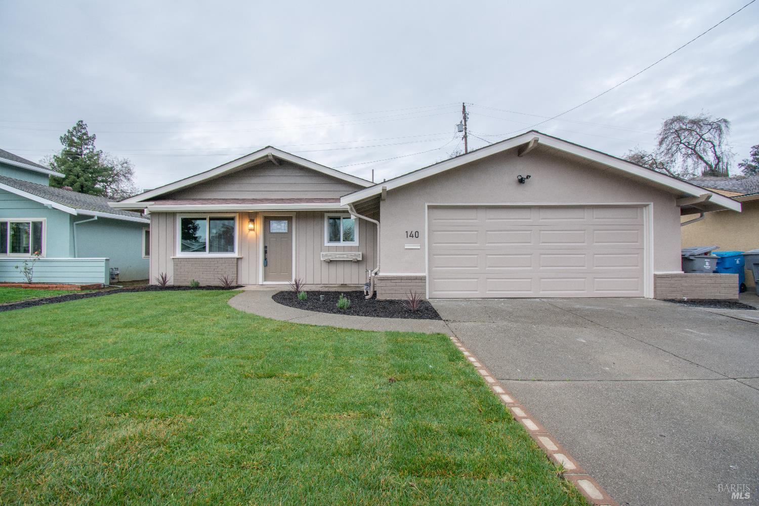 140 E Hemlock Street