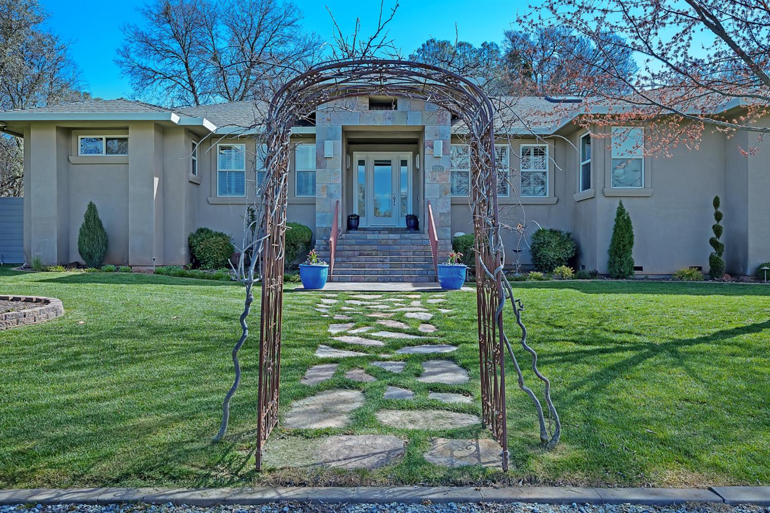 2847 Sierra Vista Road