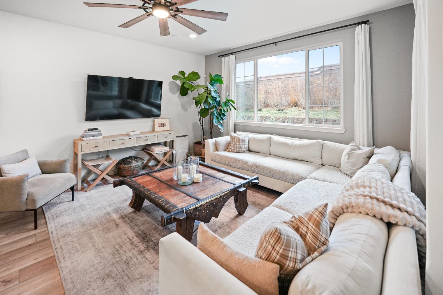 4658 Scenic Vista Drive