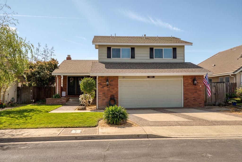 Photo of 1957 Blue Spruce Drive, Oakdale, CA 95361 (MLS # 226032039)