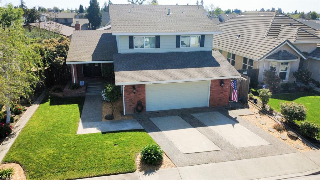 Photo of 1957 Blue Spruce Drive, Oakdale, CA 95361 (MLS # 226032039)