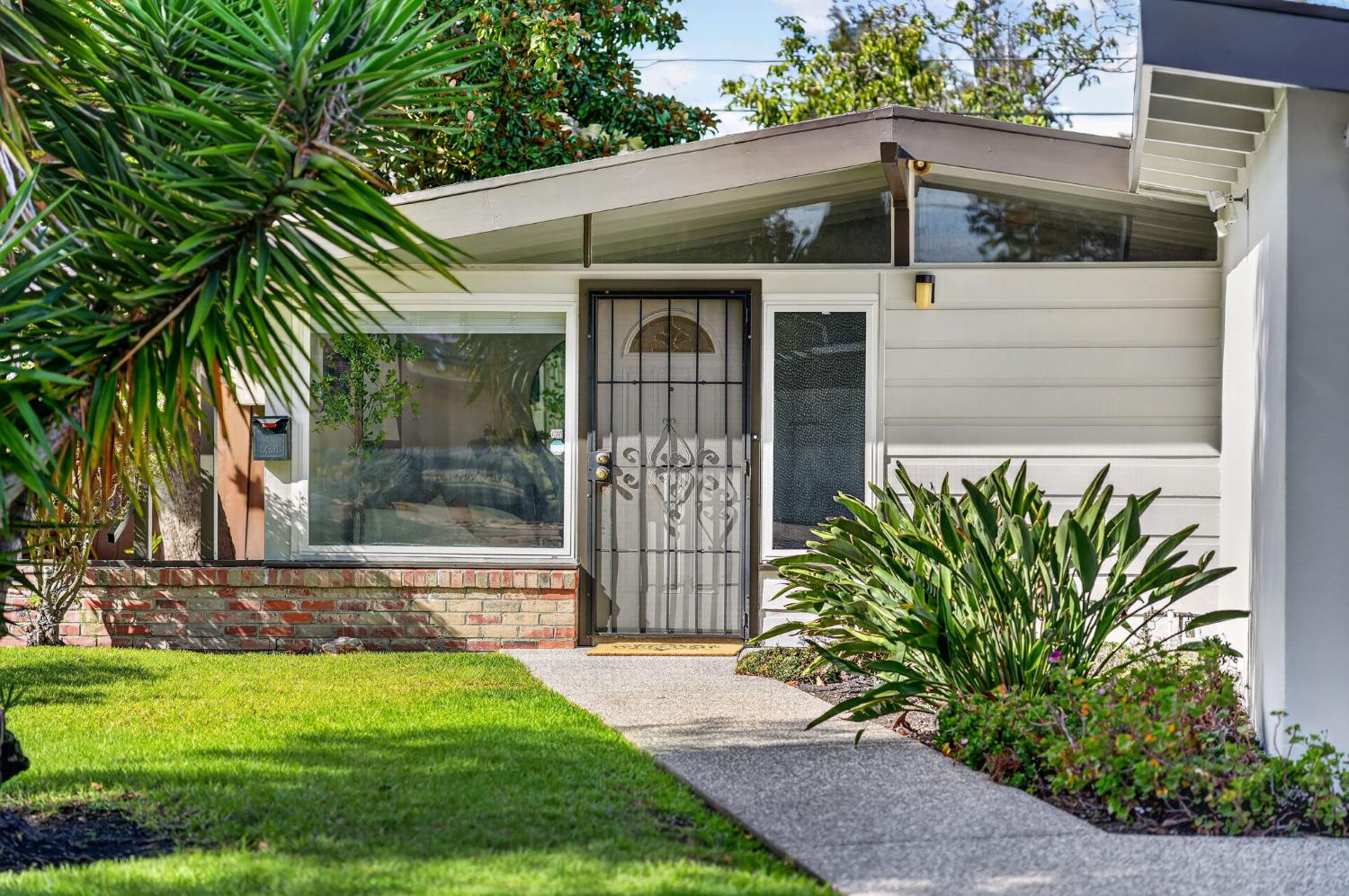 769 LAKEMUIR Drive