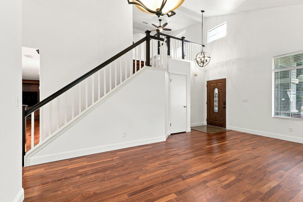 9401 Windrunner Lane
