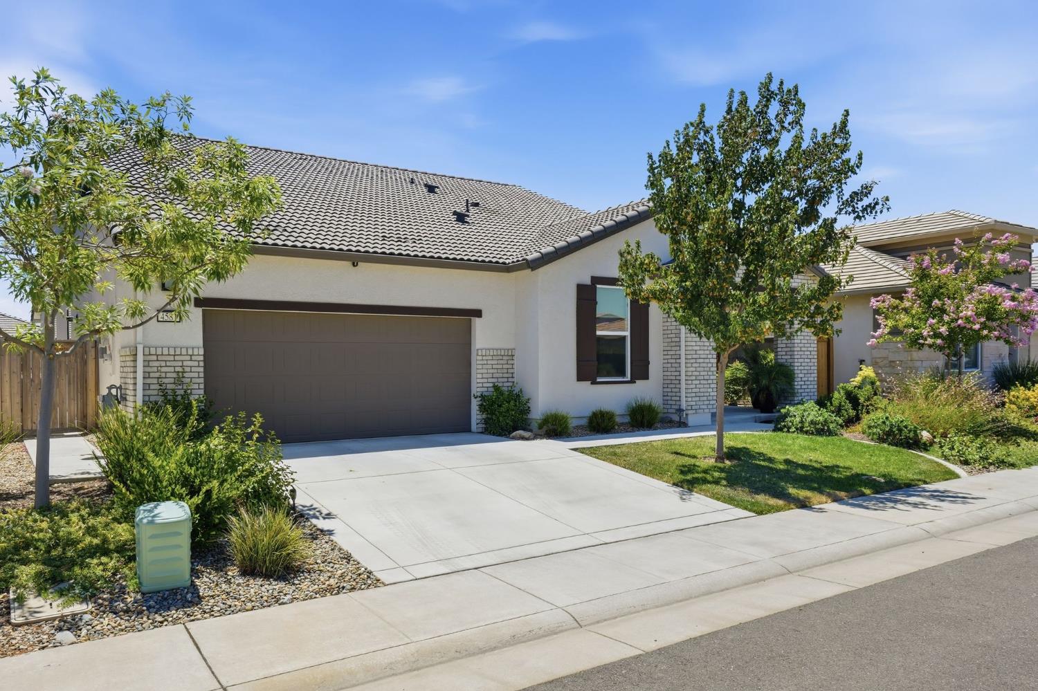 4581 Blushing Lily Way