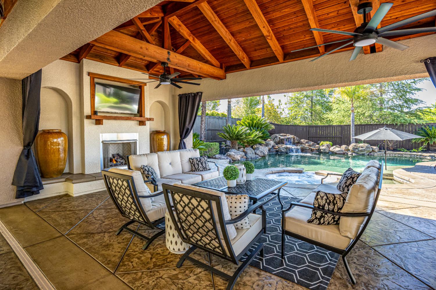 2190 Red Setter Road