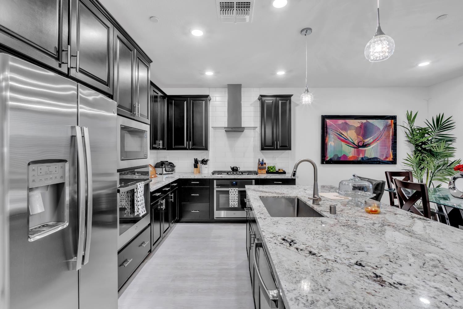 12849 Knightsbrook Avenue