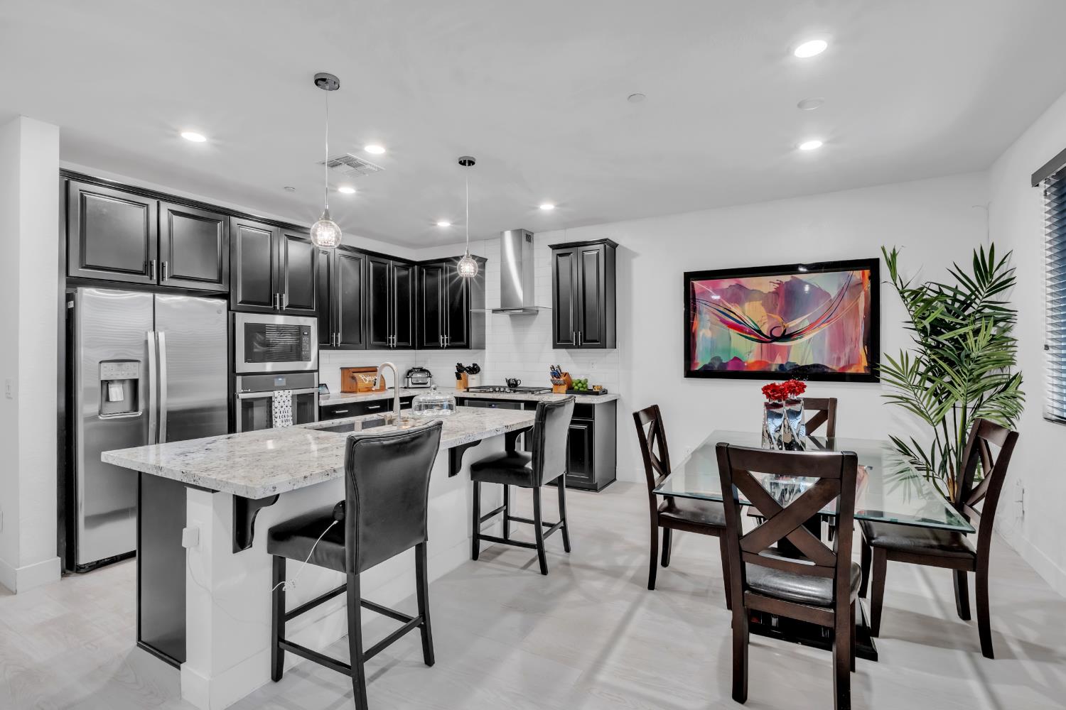 12849 Knightsbrook Avenue