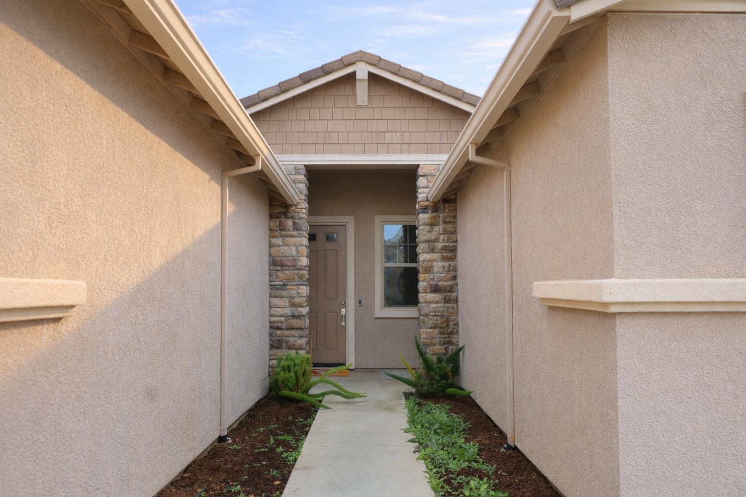 12849 Knightsbrook Avenue