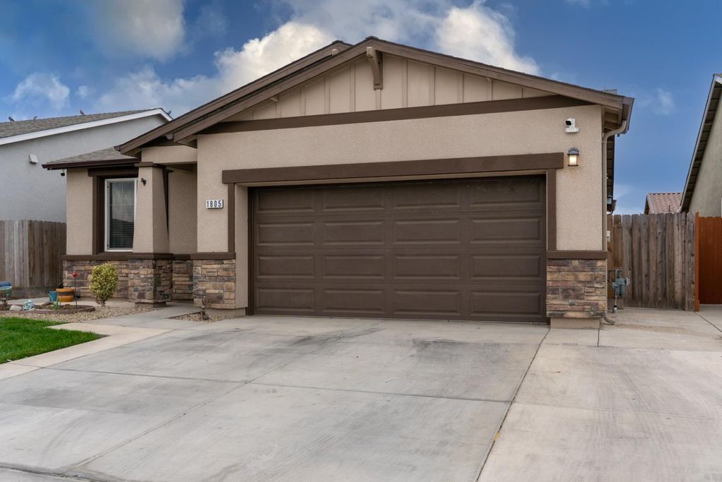 Photo of 1805 Spadafore Street, Los Banos, CA 93635 (MLS # 225146738)