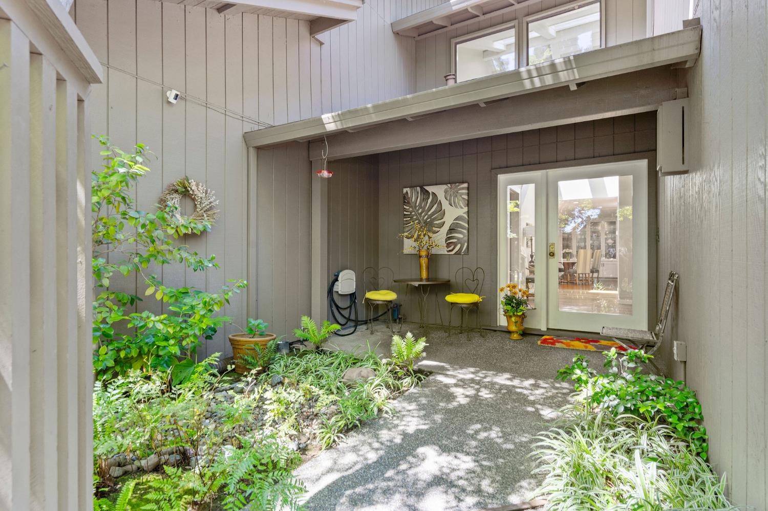 35 River Bluff Lane