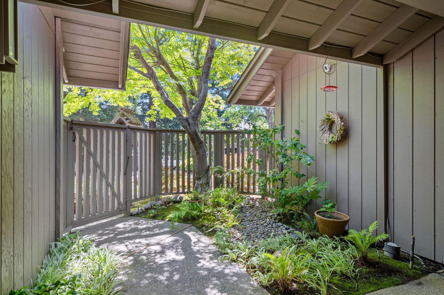35 River Bluff Lane