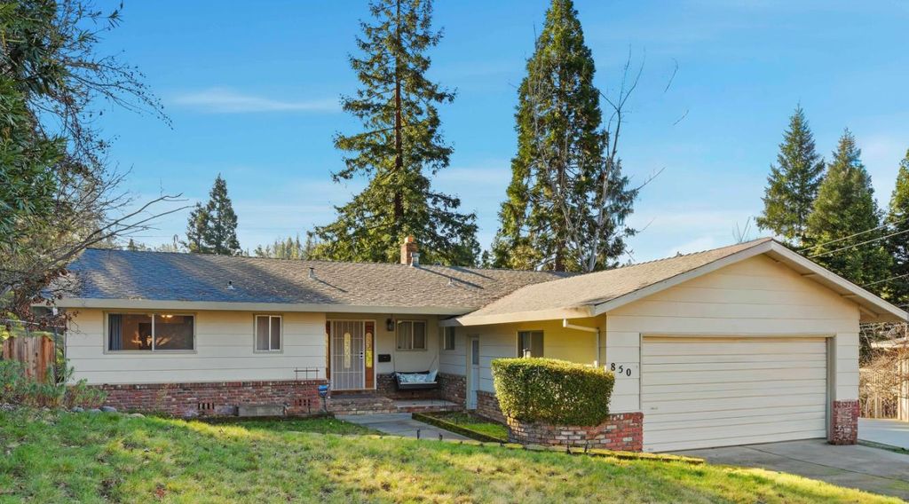 Photo of 850 Blue Bell Court, Placerville, CA 95667 (MLS # 226006595)