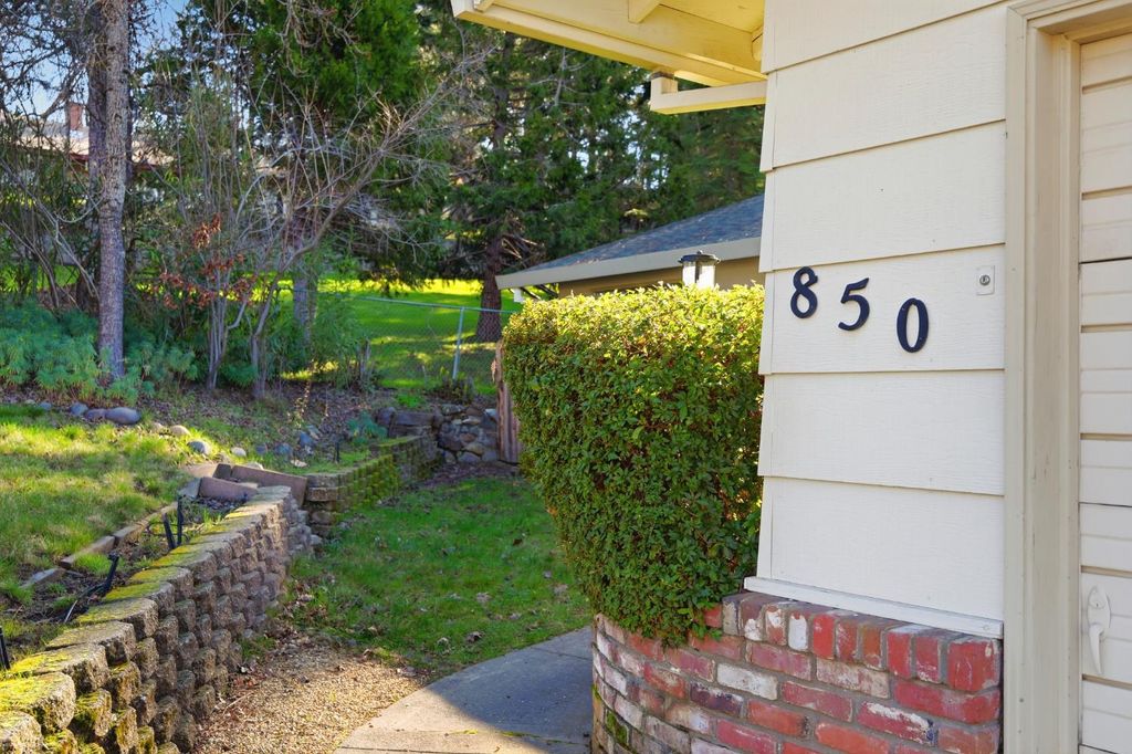 Photo of 850 Blue Bell Court, Placerville, CA 95667 (MLS # 226006595)