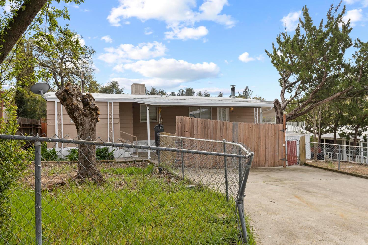 9 Hanging Tree Court