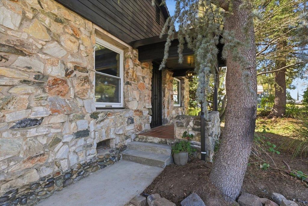 Photo of 7560 Baird Way, Citrus Heights, CA 95610 (MLS # 226017848)