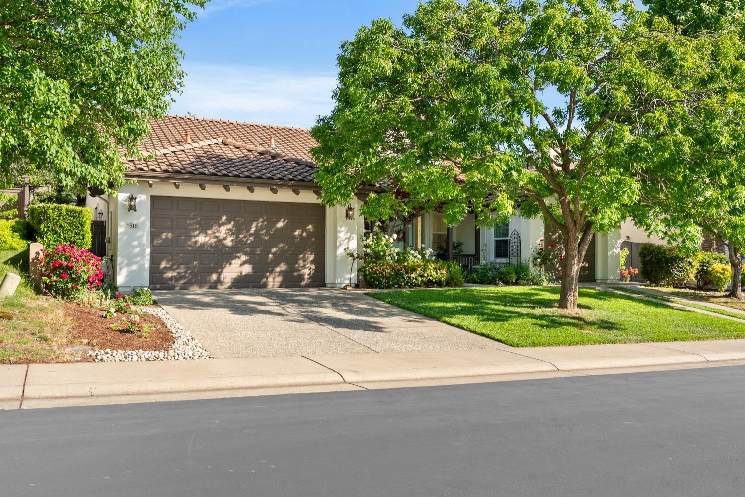 1516 Elk Ravine Way