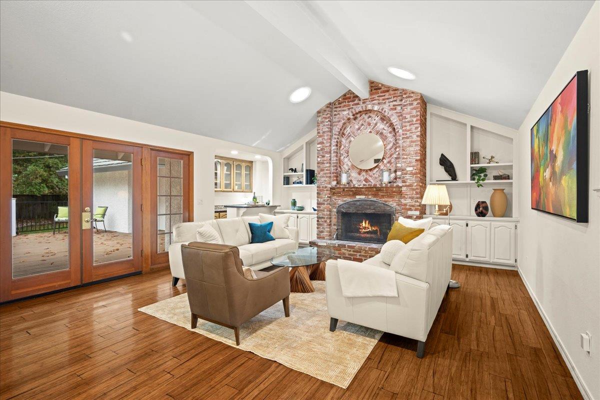 2525 Carnelian Circle