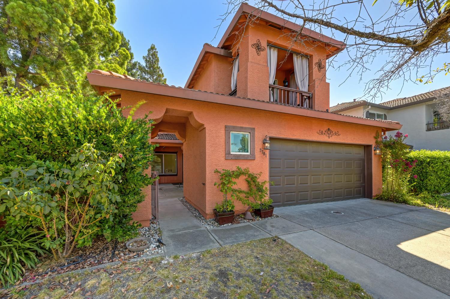 2701 Catalina Drive