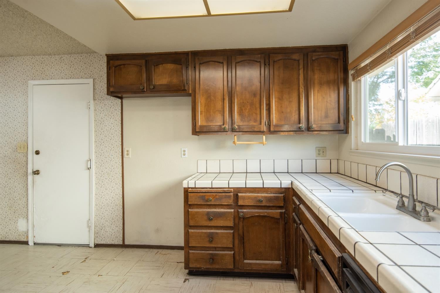 3313 Mesquite Way