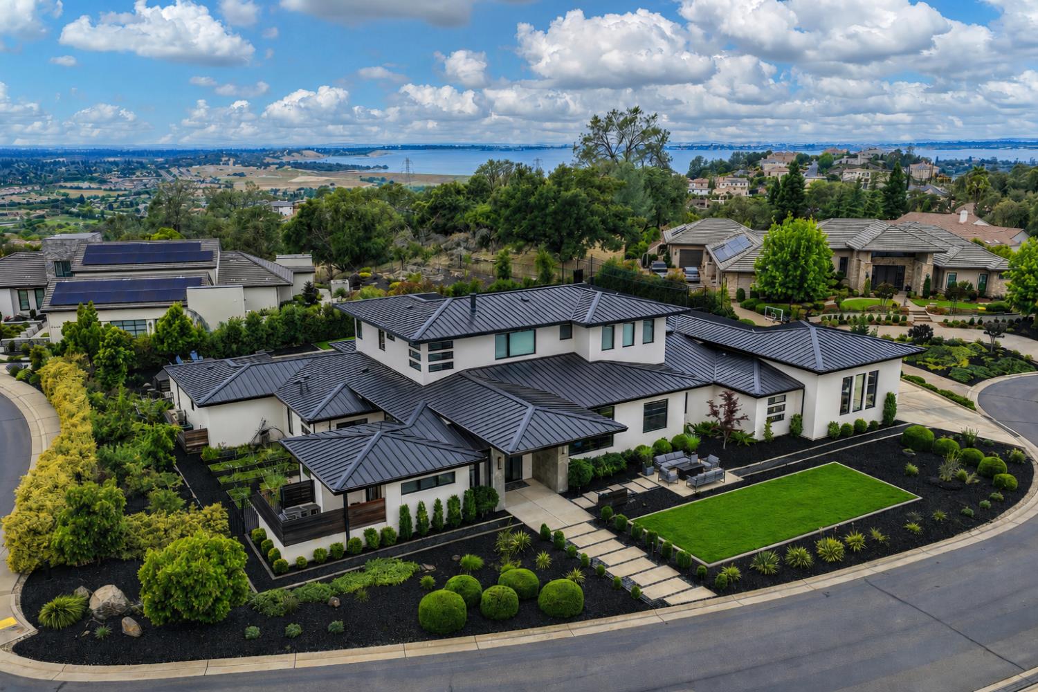 612 Thalassa Court