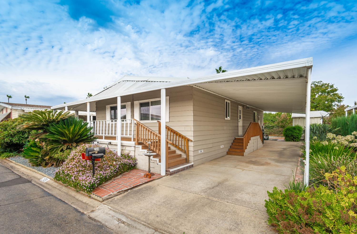 8181 Folsom Boulevard 209