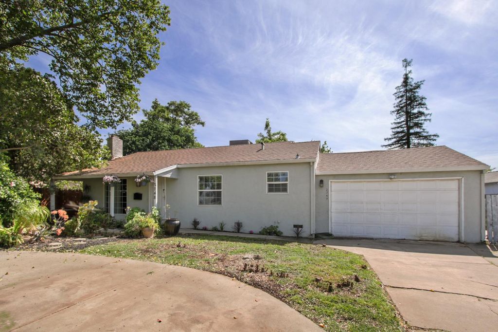 Photo of 2248 Marconi Avenue, Sacramento, CA 95821 (MLS # 226034692)