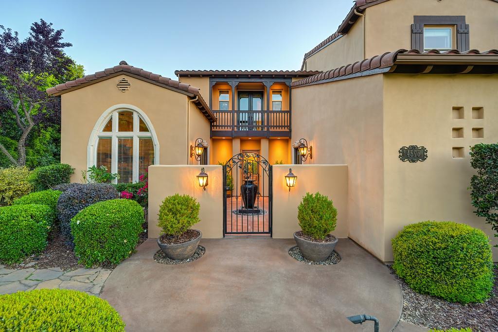 4596 Echo Springs Circle