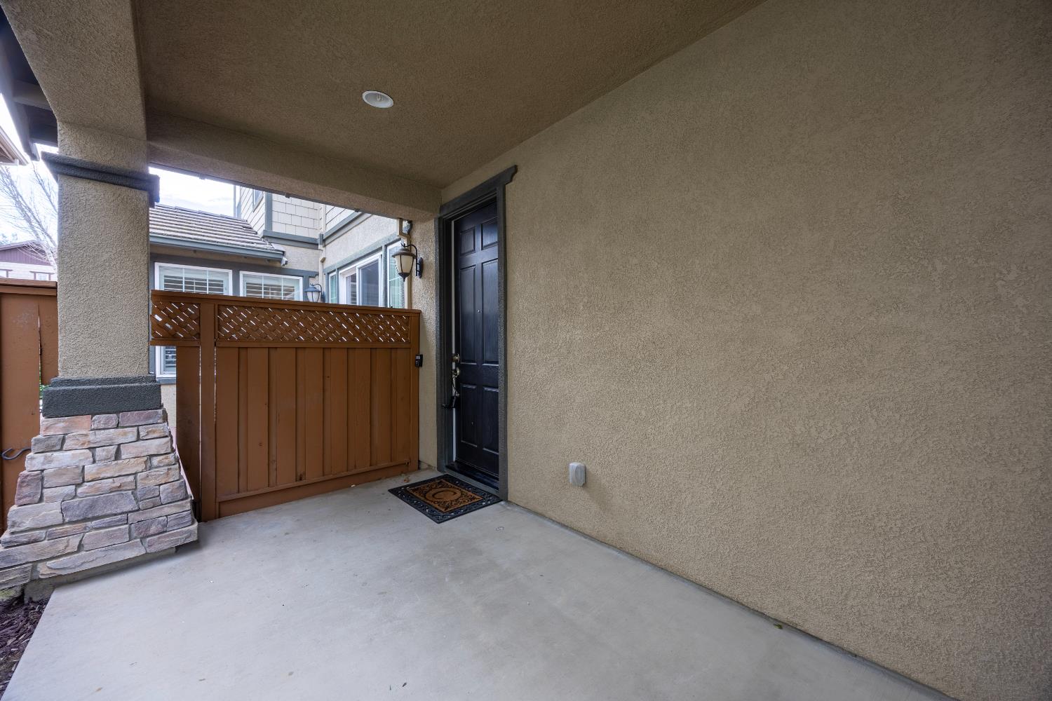 171 W Santa Cruz Way