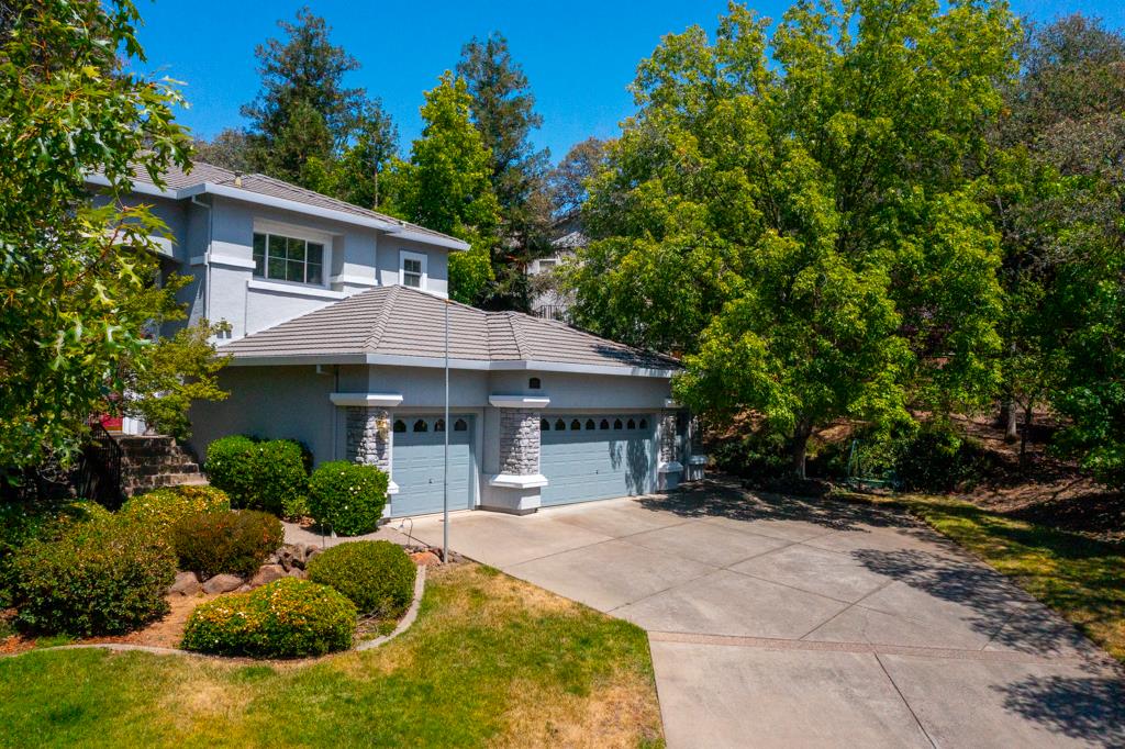 2201 Fortrose Place