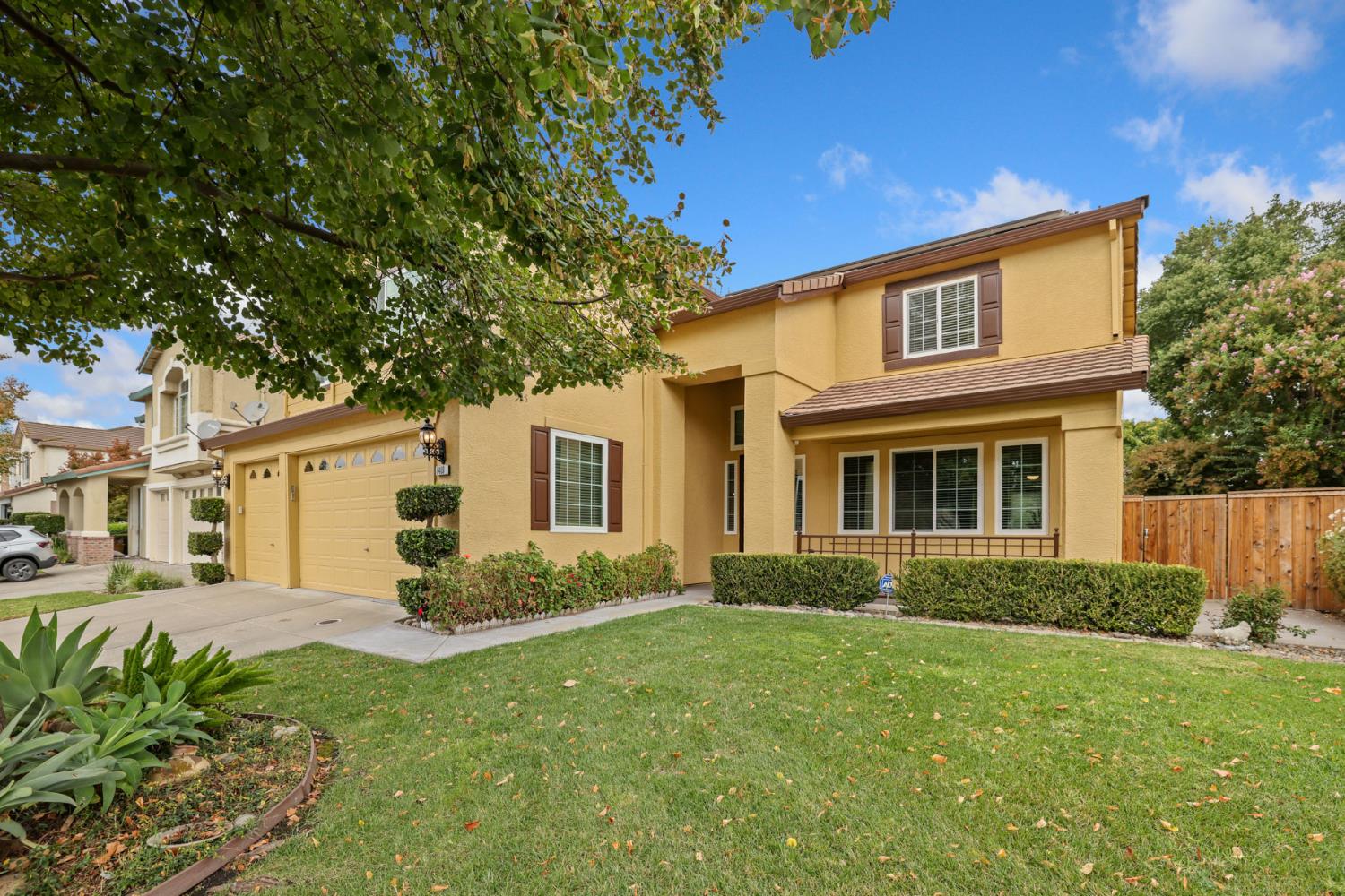 6409 Brook Hollow Circle