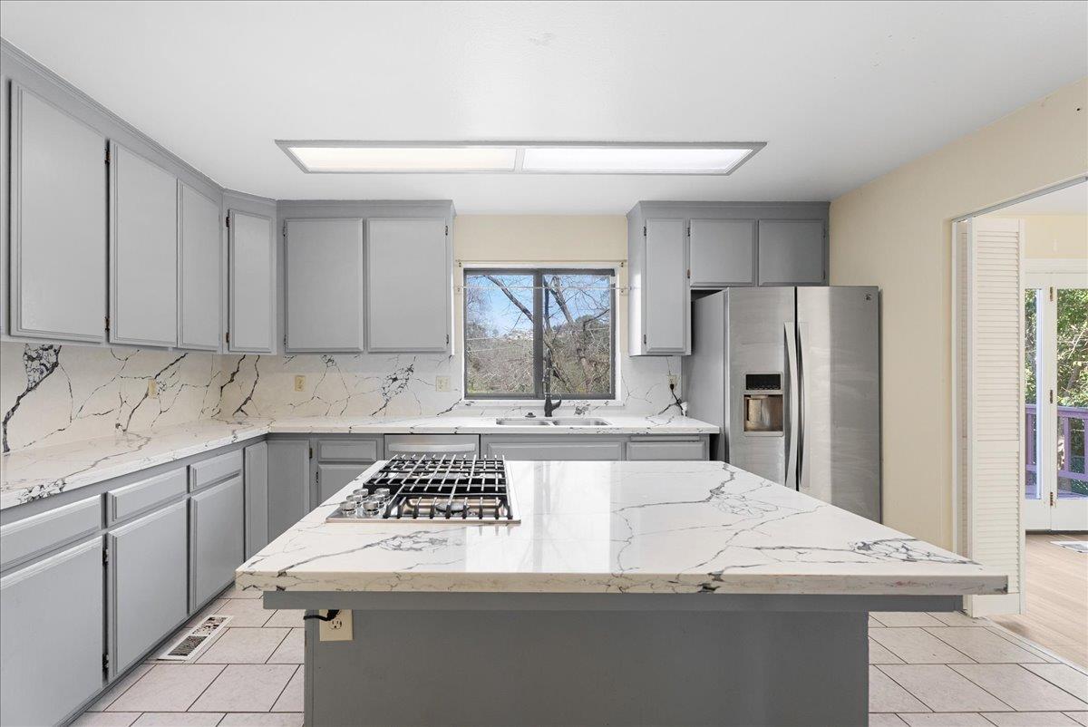 2717 Knollwood Drive