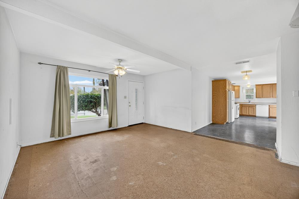 6908 Birchwood Circle