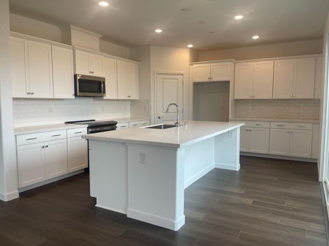 8748 Spring Fern Way, Elk Grove, CA 95624 - MLS#: 225047915