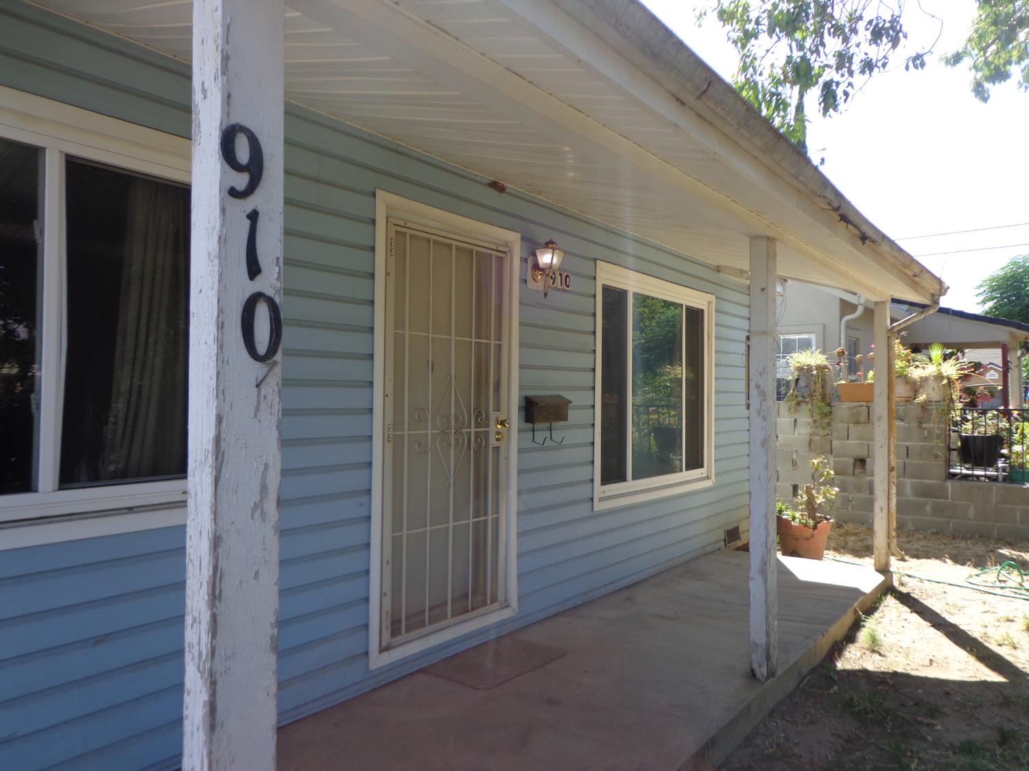 910 Calvados Avenue
