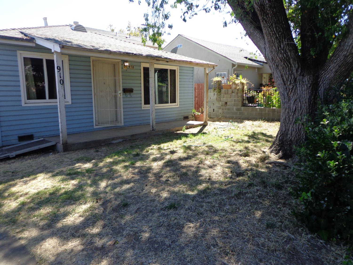 910 Calvados Avenue