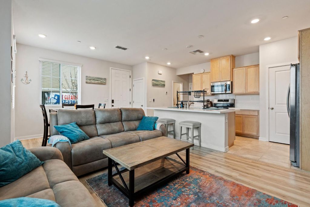 Photo of 5301 E Commerce Way #76101, Sacramento, CA 95835 (MLS # 226011572)