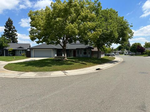 633 Holly Court, Galt, CA 95632 - MLS#: 225054225
