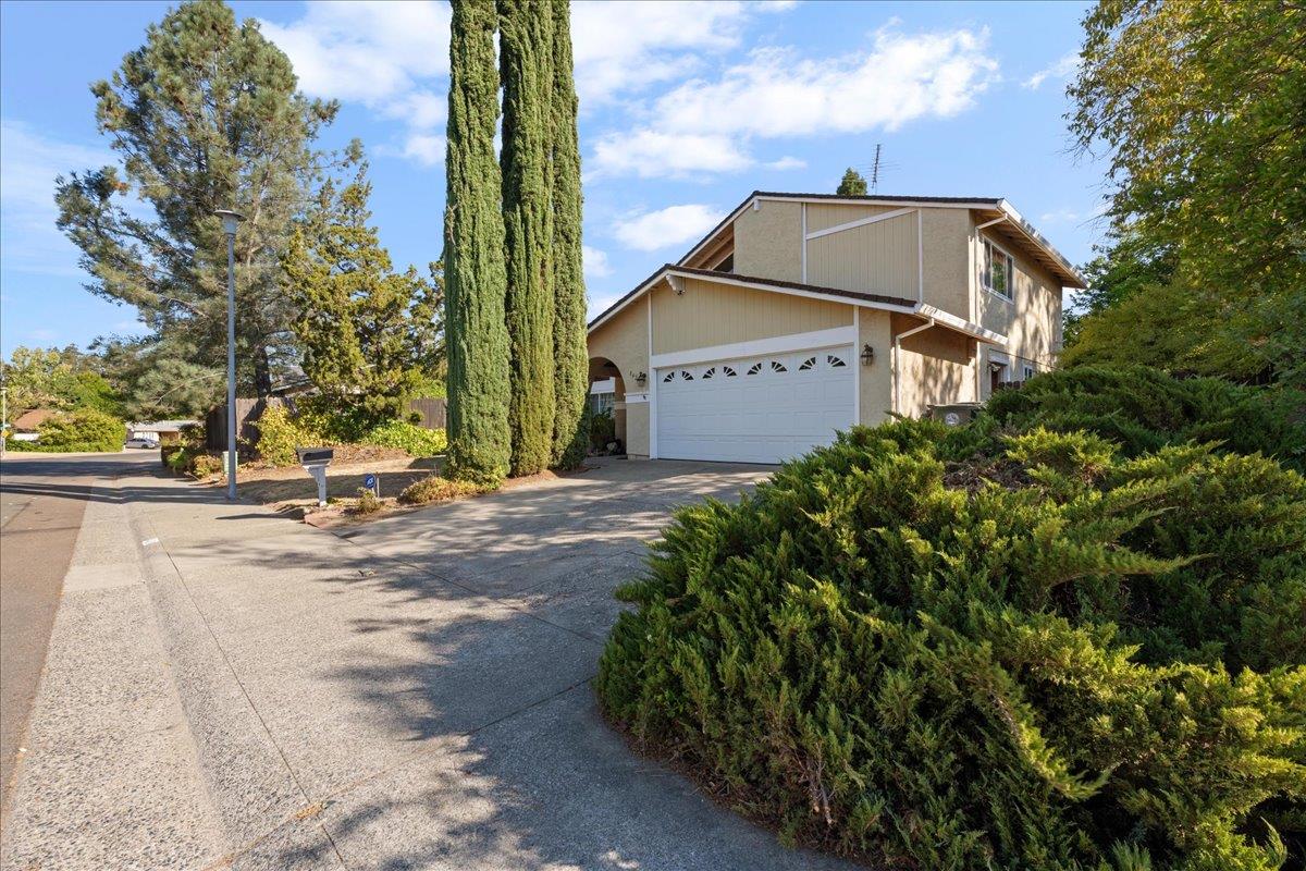 8429 Menke Way