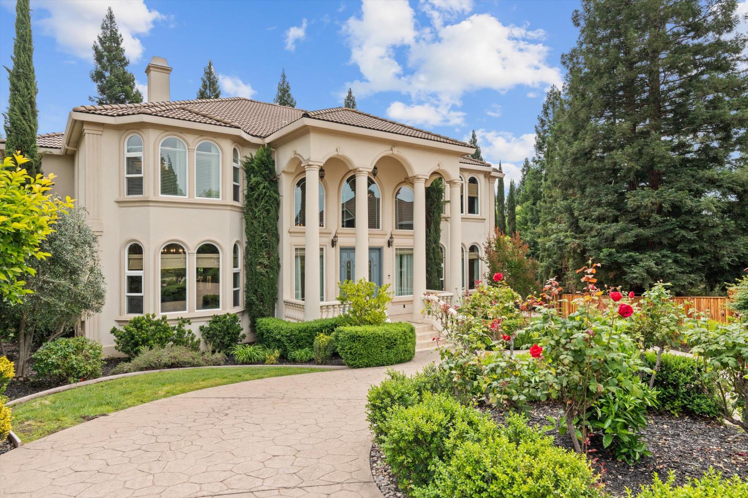 8540 Le Parc Court