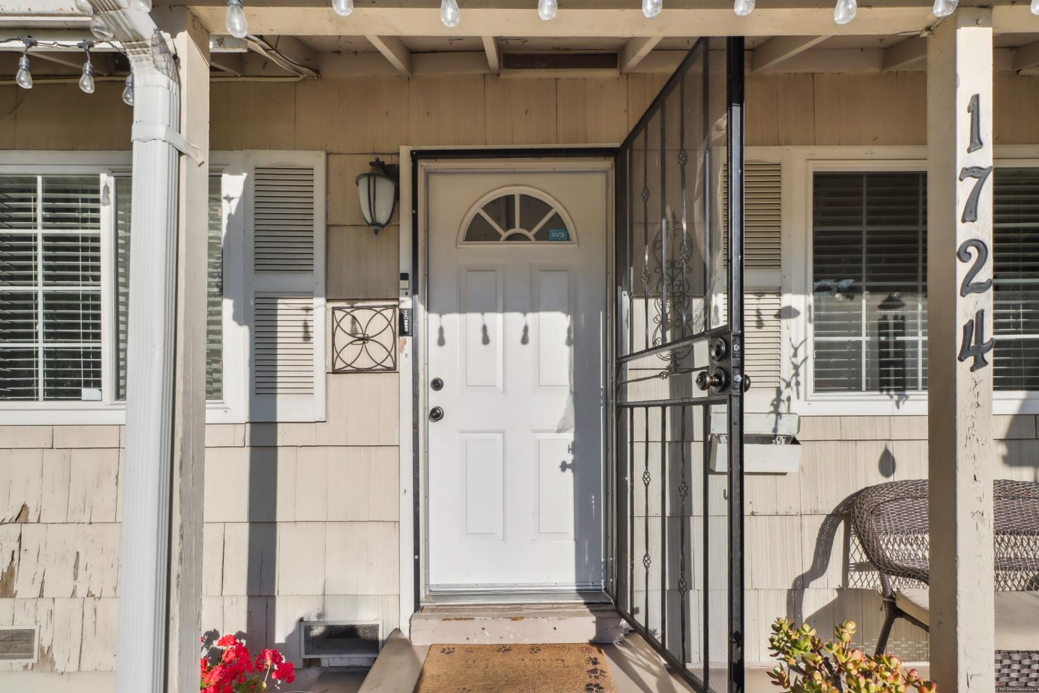 1724 Belt Way