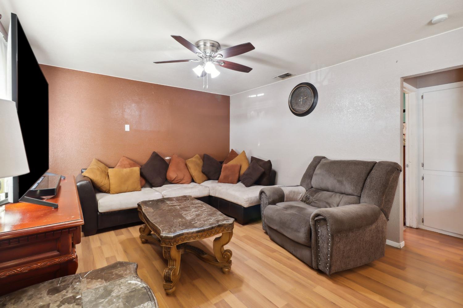 1724 Belt Way