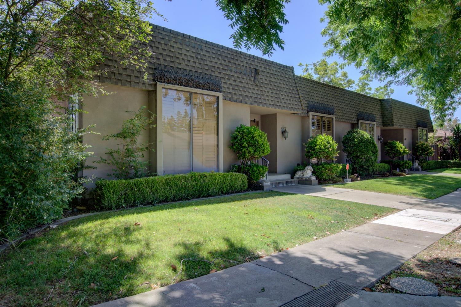 606 Rose Avenue