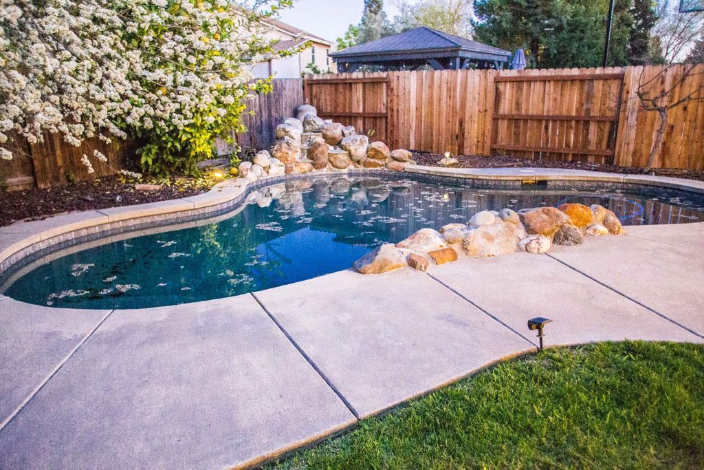 Photo of 5136 Bessemer Way, Sacramento, CA 95835 (MLS # 226031655)