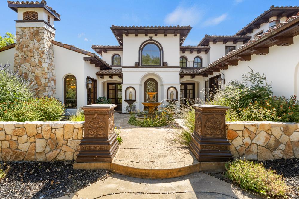 6035 Paseo Villena