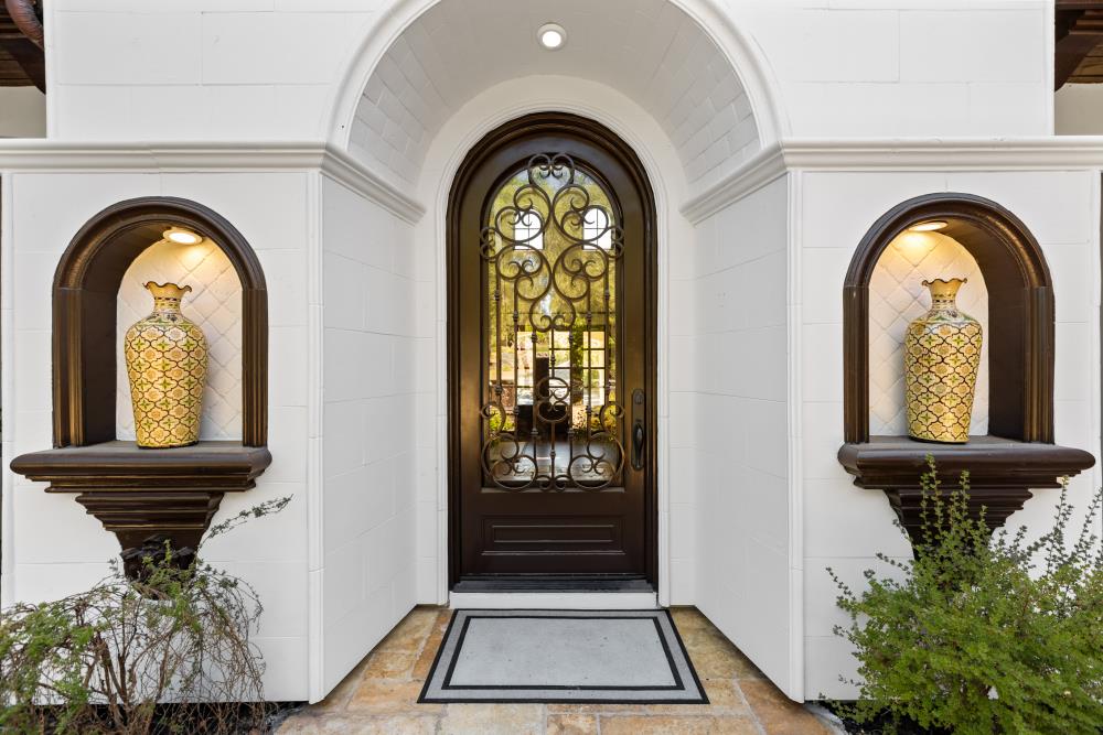6035 Paseo Villena