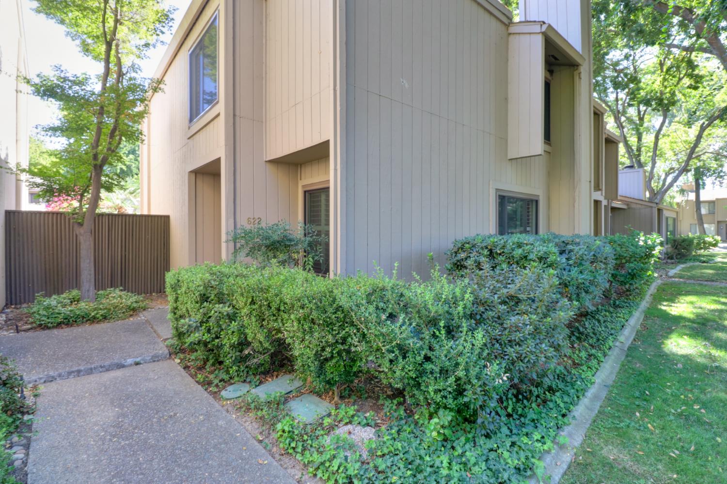 622 Hartnell Place